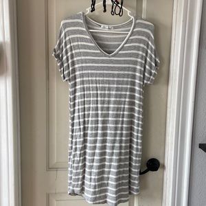 This dress hits 3 inches above the knees